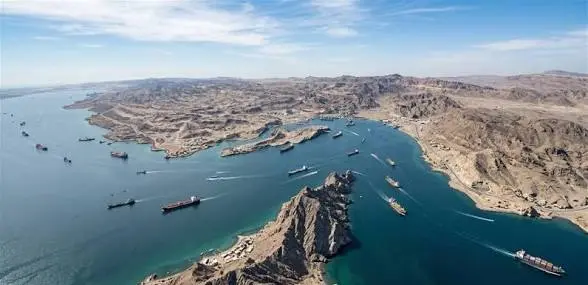 الحرس الثوري يعلن إغلاق مضيق هرمز وسط تصاعد التوتر الإقليمي