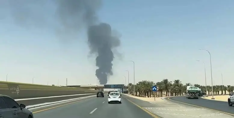 رويترز: الحوثيون يعلنون استهداف الرياض ومنشأة لأرامكو في ينبع.. ودخان كثيف قرب مطار العاصمة