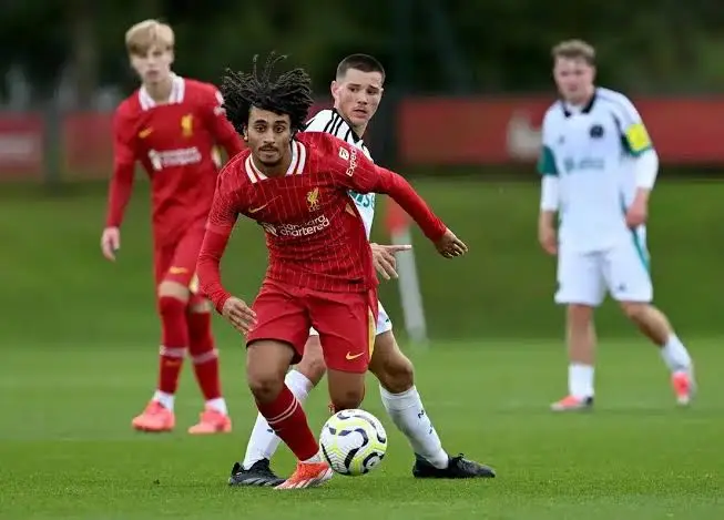 مصري آخر يرحل عن ليفربول بعد محمد صلاح.. إليك التفاصيل