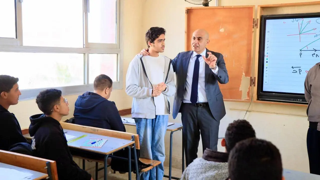 وزير التربية والتعليم يجري جولة مفاجئة بمدارس البحيرة