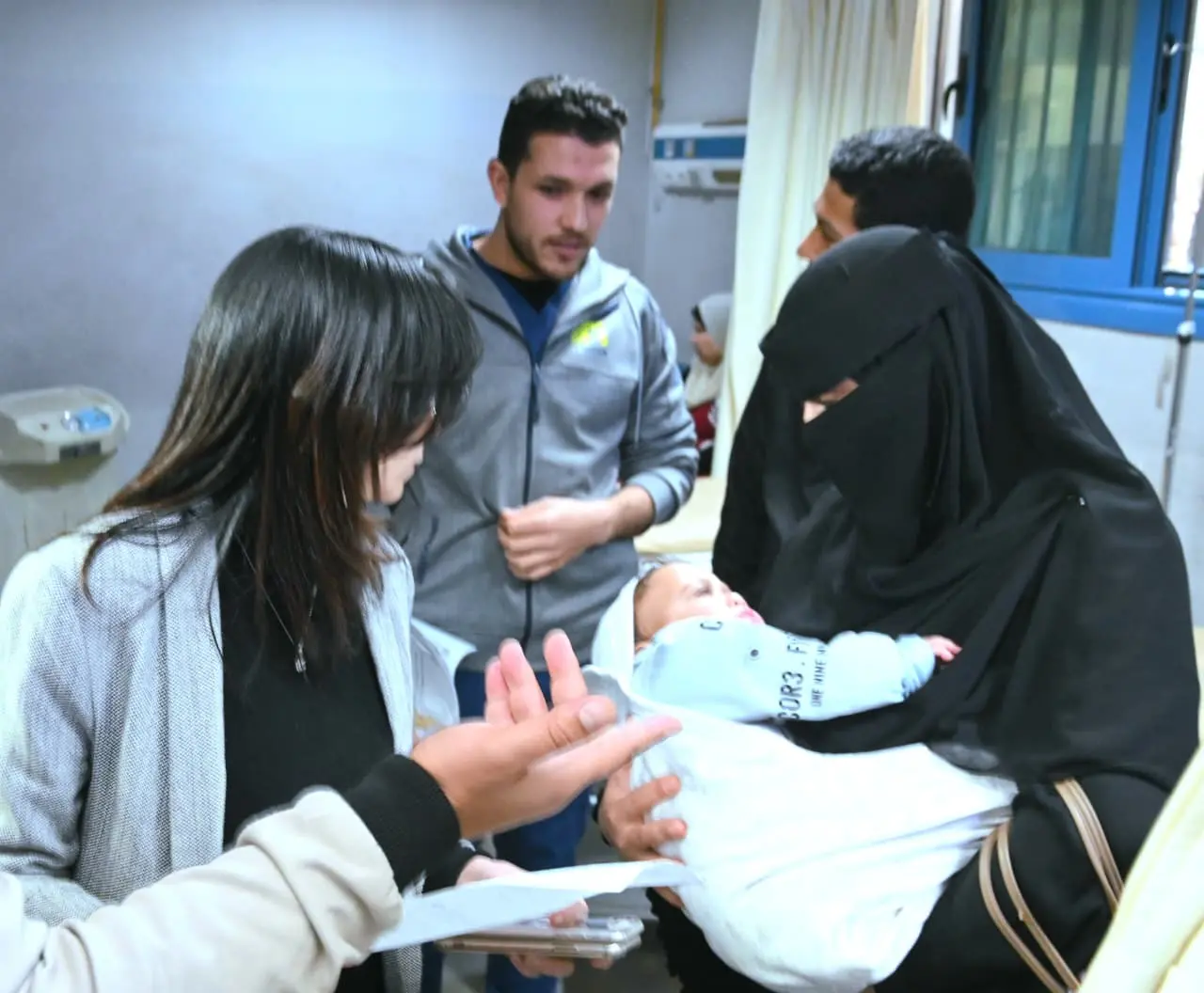 محافظ البحيرة في جولة مفاجئة بالمعهد الطبي القومي بدمنهور - img 20260221 wa0048