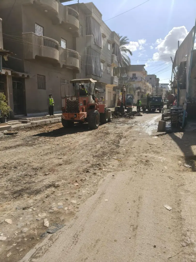 استجابة فورية.. البدء فى أعمال رصف شارع البحر بادكو عقب جولة محافظ البحيرة - img 20260222 wa0043