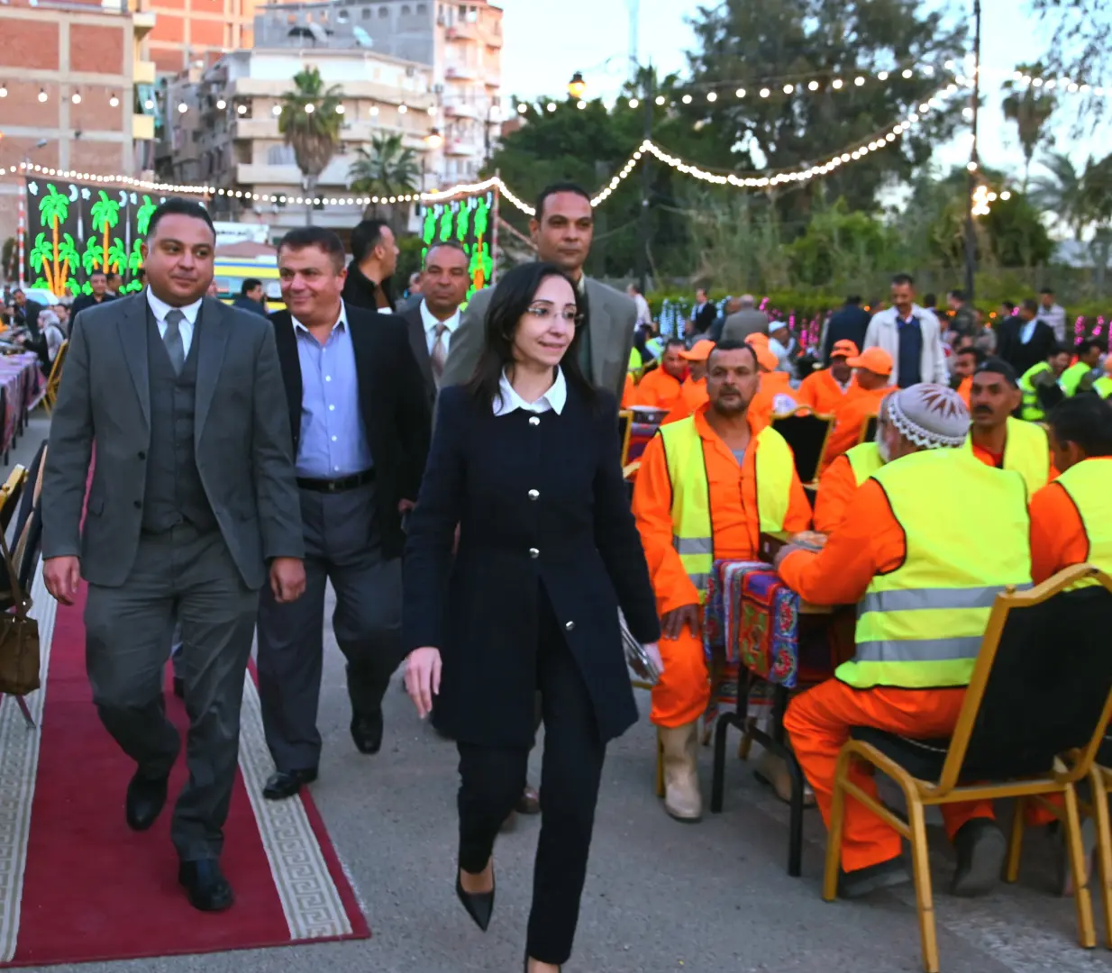 محافظ البحيرة تشارك 1000 عامل نظافة حفل الإفطار الجماعي - img 20260222 wa0162