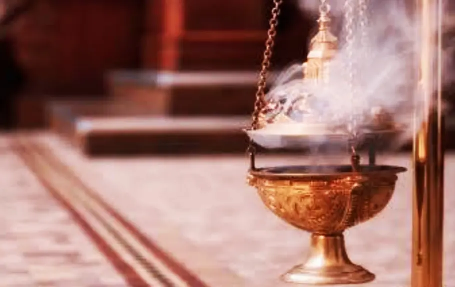 حكم استخدام البخور والعطر في نهار رمضان
