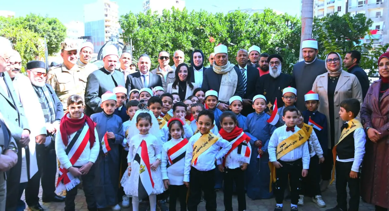 محافظ البحيرة تشهد الاحتفال باليوم السنوي للجامع الأزهر بمركز إعداد القادة بدمنهور - img 20260225 wa0058