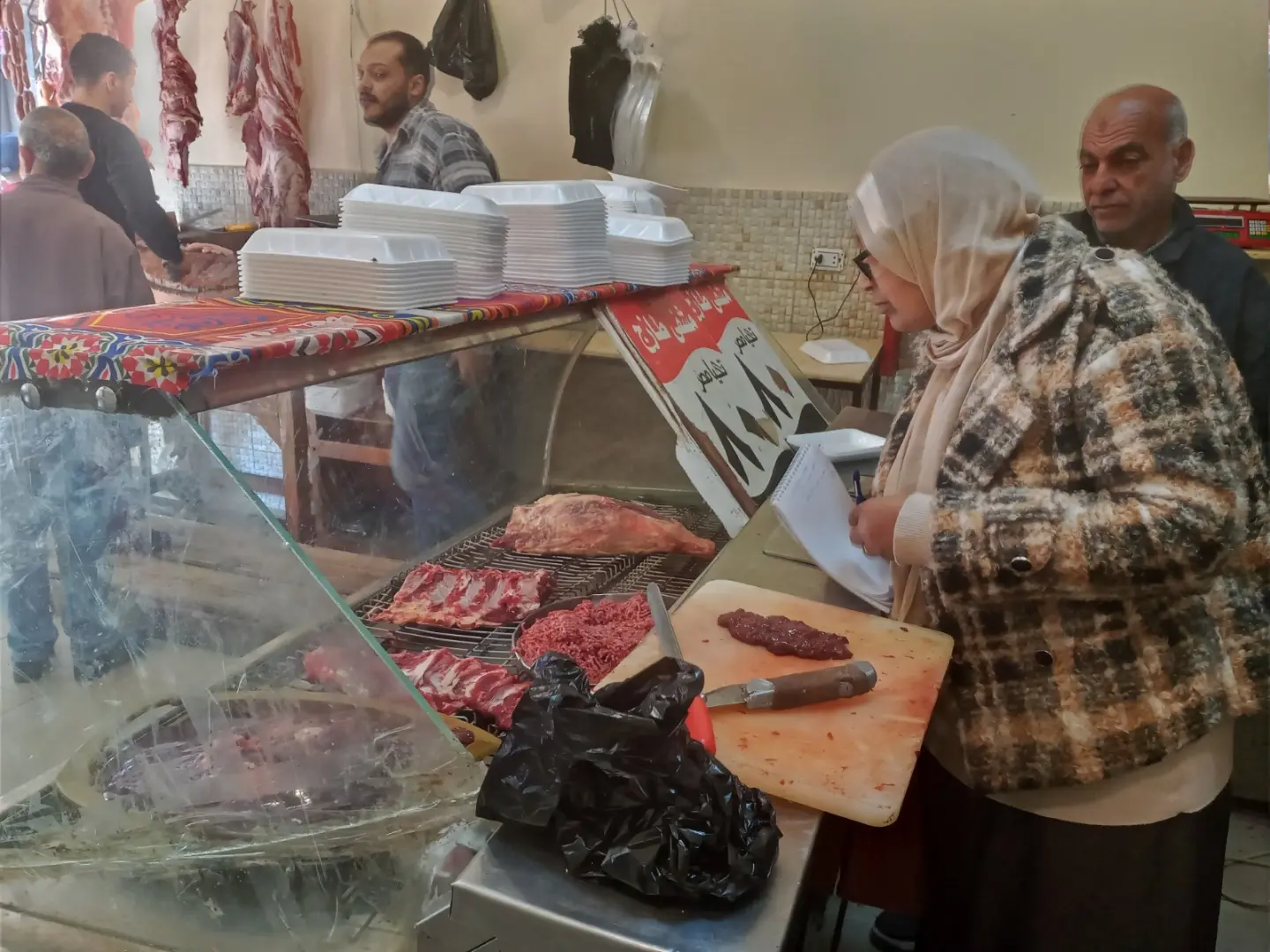 محافظ الإسكندرية يشدد على تكثيف حملات إزالة الإشغالات والتفتيش على الأسواق خلال شهر رمضان
