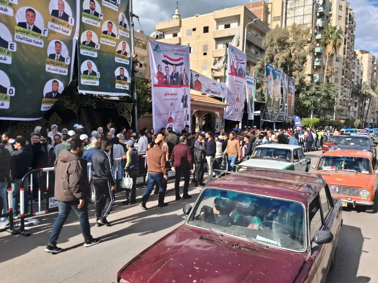 إقبال كبير على لجان الإقتراع بإنتخابات التجديد النصفي لنقابة المهندسين بالبحيرة - img 20260227 wa0027