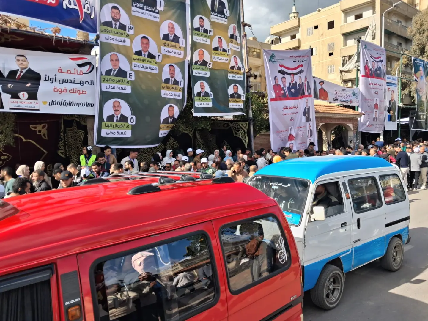 إقبال كبير على لجان الإقتراع بإنتخابات التجديد النصفي لنقابة المهندسين بالبحيرة - img 20260227 wa0037
