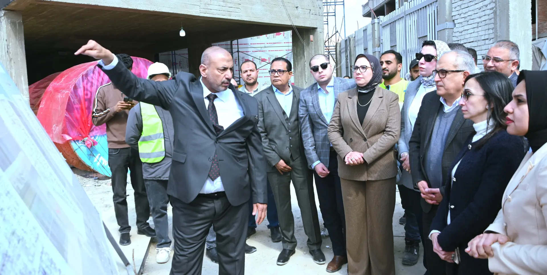 محافظ البحيرة ورئيس هيئة التأمين الصحي يتفقدان مشروع إنشاء وتطوير مستشفى مبرة كفر الدوار - img 20260303 wa0091 1