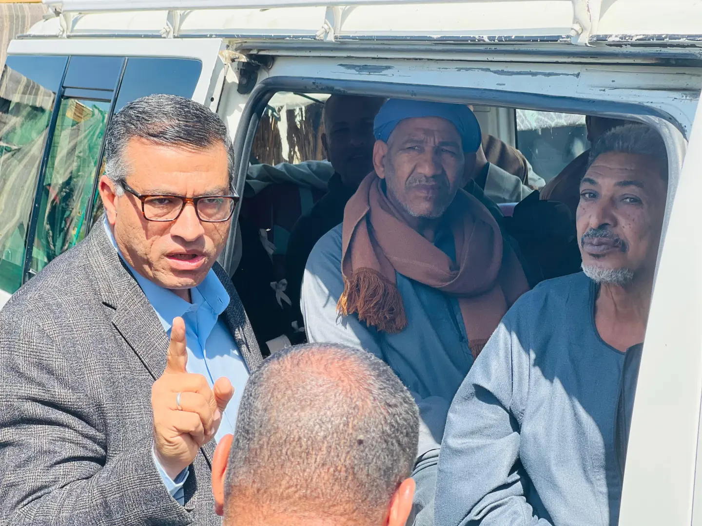 محافظ قنا يتابع سير العمل بمجمع المواقف.. ويشدد على الالتزام بتطبيق التعريفة الجديدة للركوب