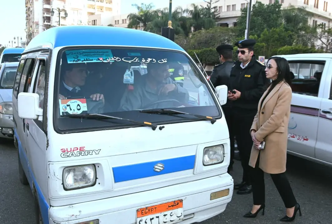 محافظ البحيرة تقود حملة ميدانية مفاجئة بشوارع دمنهور لضبط منظومة الأجرة وتفعيل “العداد” - img 20260315 wa0254