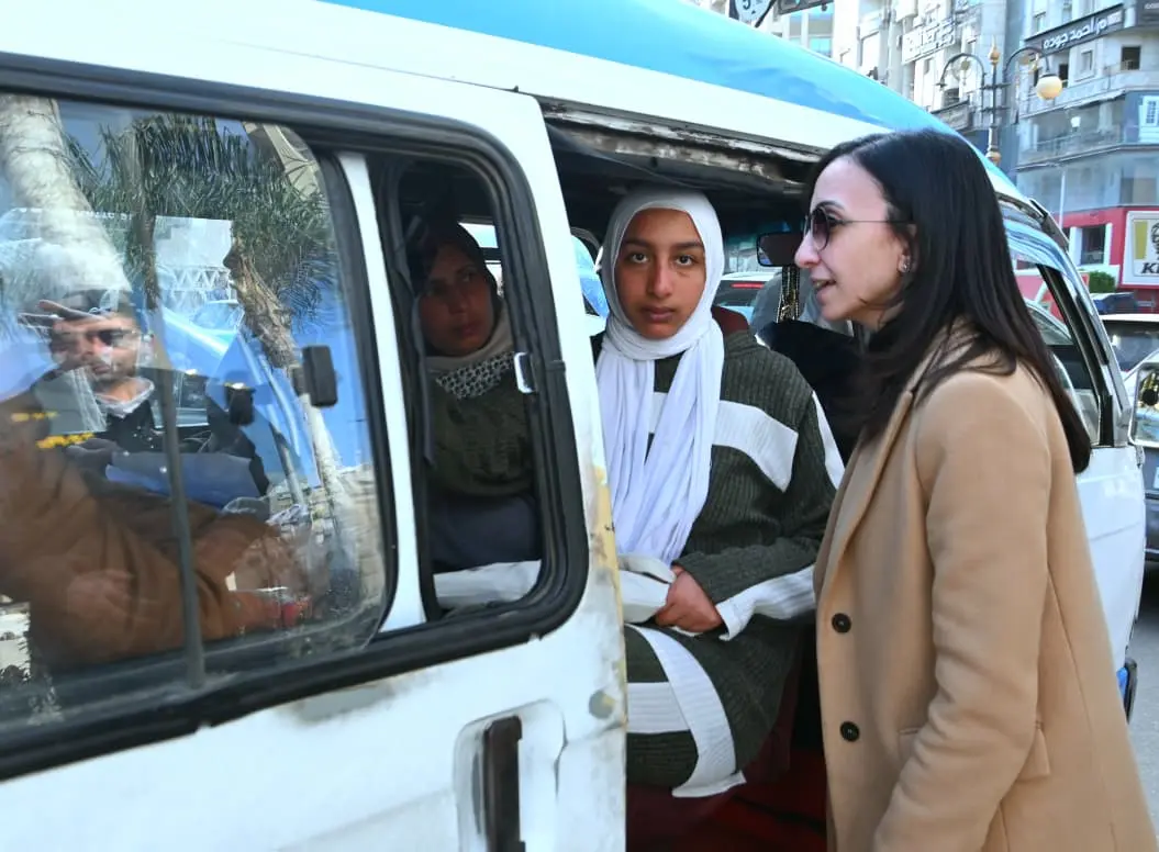 محافظ البحيرة تقود حملة ميدانية مفاجئة بشوارع دمنهور لضبط منظومة الأجرة  وتفعيل “العداد”