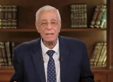 حسام موافي يكشف أعراض الغدة الدرقية التي يجهلها الكثيرون