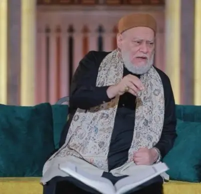علي جمعة يوضح.. الإحرام قبل أم بعد السفر للعمرة