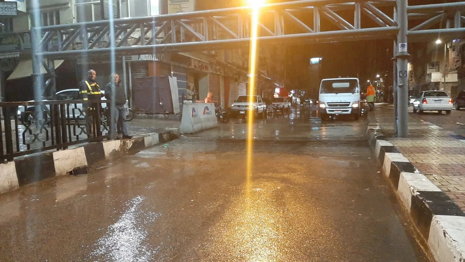 جهود مكثفة لمواجهة تداعيات الطقس السيئ و رفع آثار مياه الأمطار بالبحيرة - img 20260326 wa0033