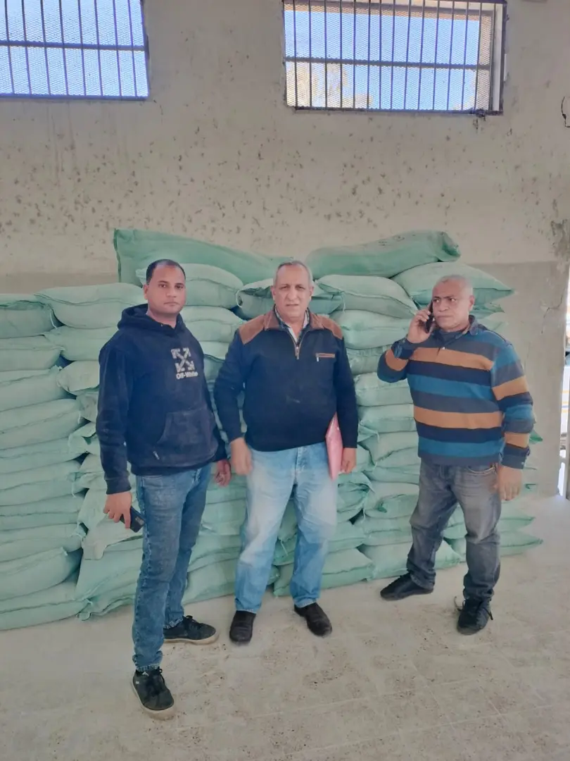 تموين البحيرة: ضبط 10 طن أسمدة محظور تداولها وسيارة محملة بـ 72 شيكارة دقيق قبل البيع بالسوق السوداء - img 20260330 wa0015