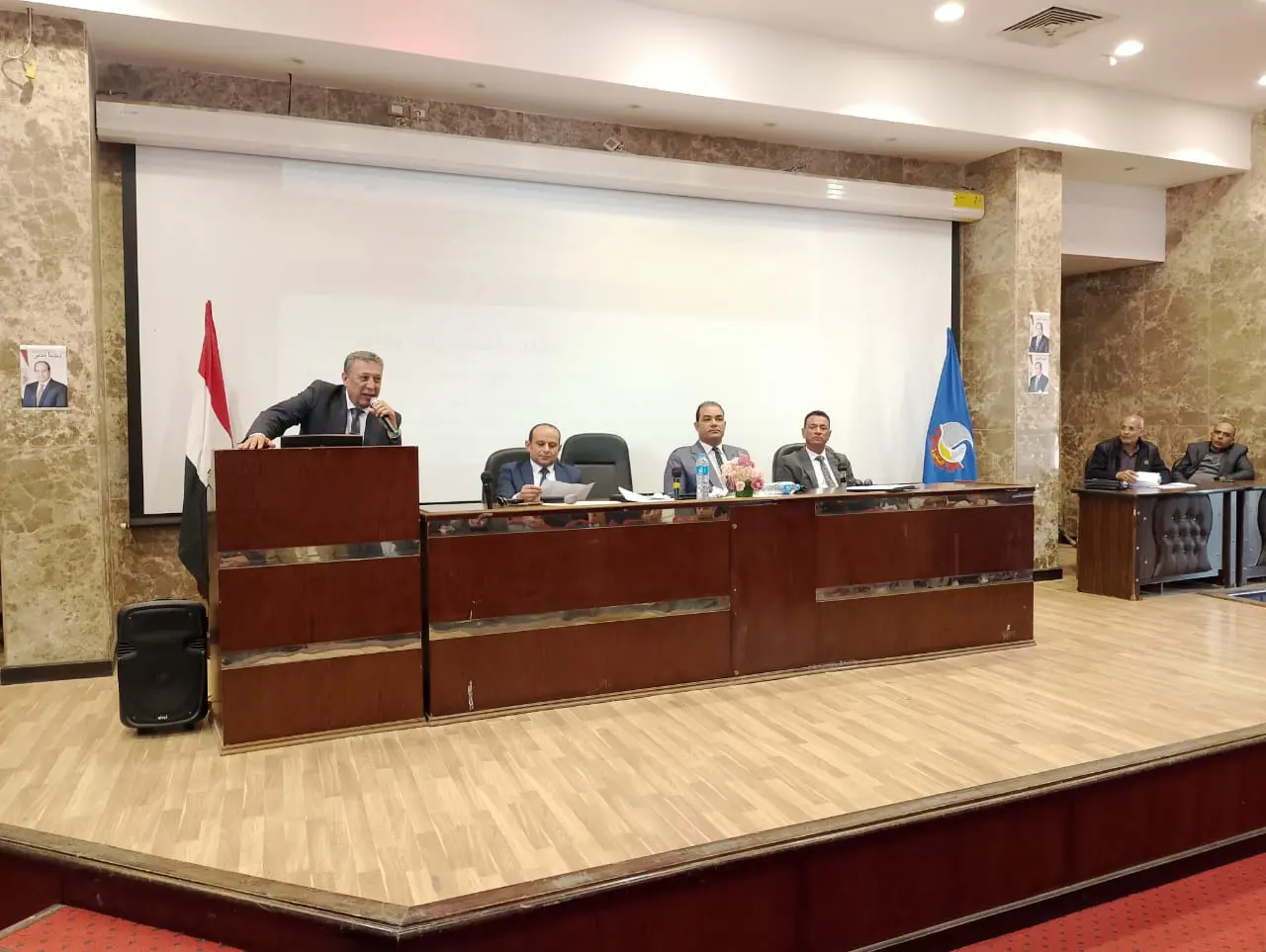 مدير تعليم البحيرة يتابع الإستعدادات النهائية لإمتحانات مادة البرمجة والذكاء الإصطناعي للصف الأول الثانوي