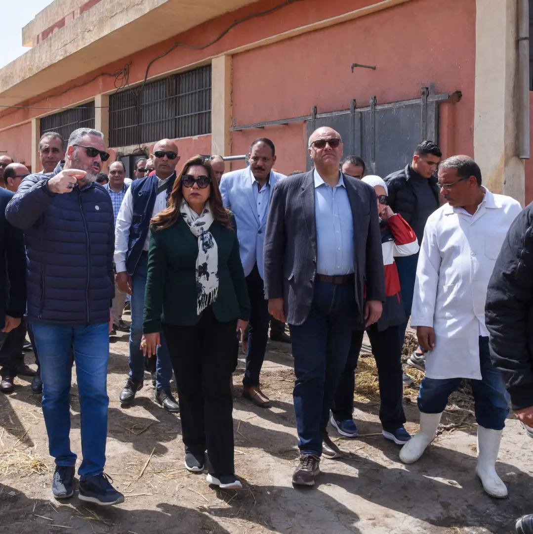 وزيرة التنمية المحلية والبيئة ومحافظ الأسكندرية يزوران المجزر الآلي بالعامرية