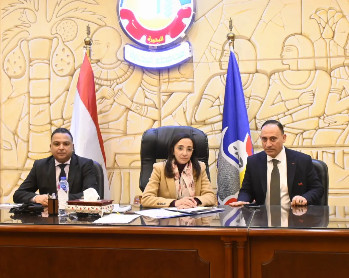 محافظ البحيرة تبحث مع النواب تطوير الخدمات واحتياجات المواطنين