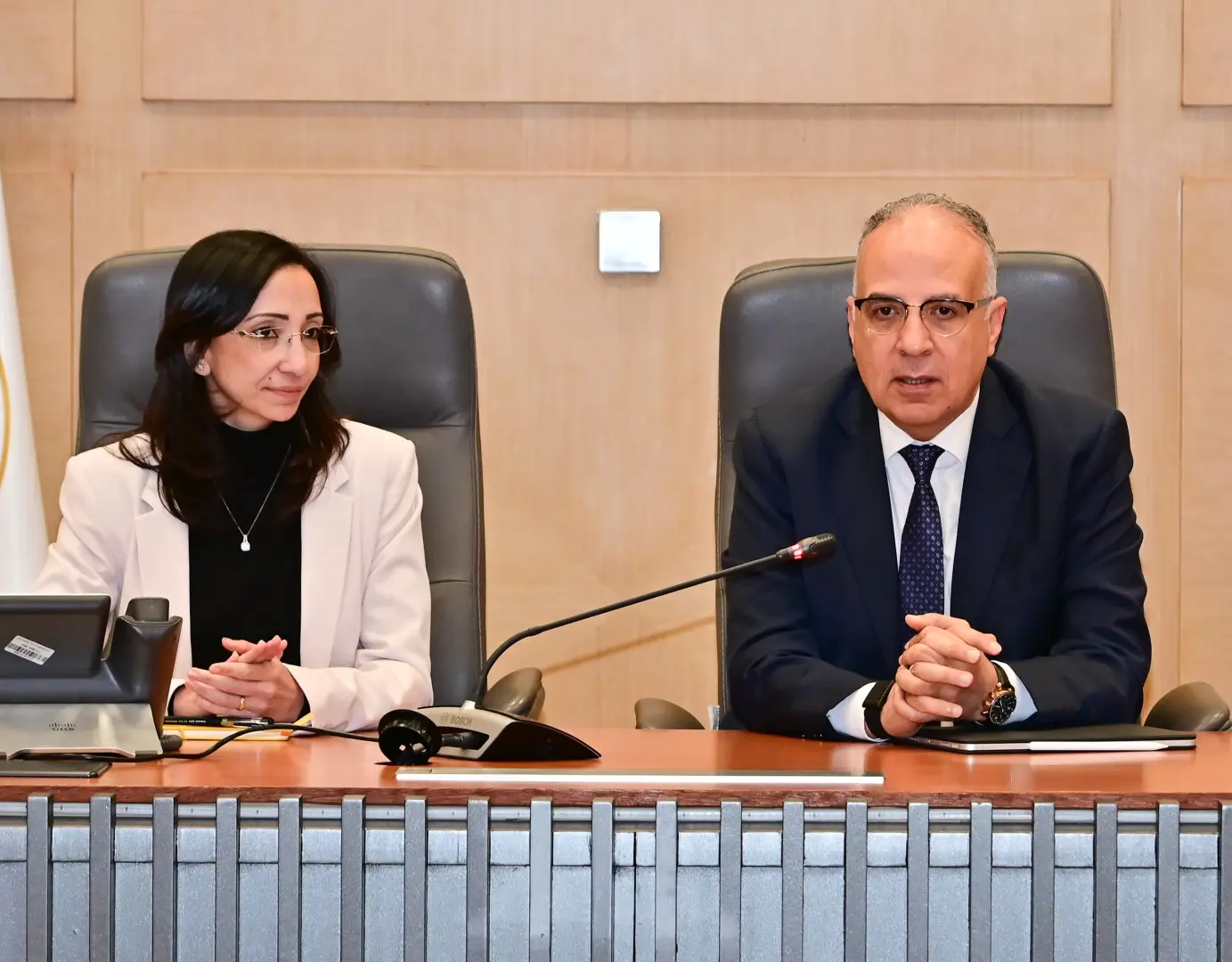 وزير الري ومحافظ البحيرة يناقشان تعزيز التعاون المشترك، ويبحثان حالة المنظومة المائية بالمحافظة - img 20260404 wa0040