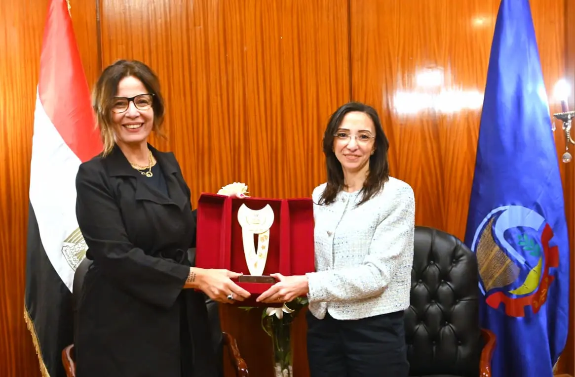 محافظ البحيرة تستقبل وزيرة الثقافة لتوقيع بروتوكول يعيد مكتبة البلدية إلى النور وتفقد عدد من الصروح الثقافية - img 20260404 wa0061