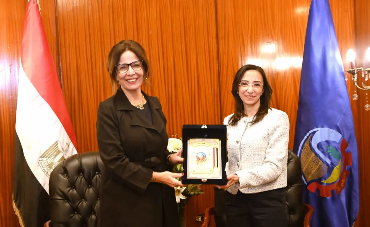 محافظ البحيرة تستقبل وزيرة الثقافة لتوقيع بروتوكول يعيد مكتبة البلدية إلى النور وتفقد عدد من الصروح الثقافية - img 20260404 wa0063