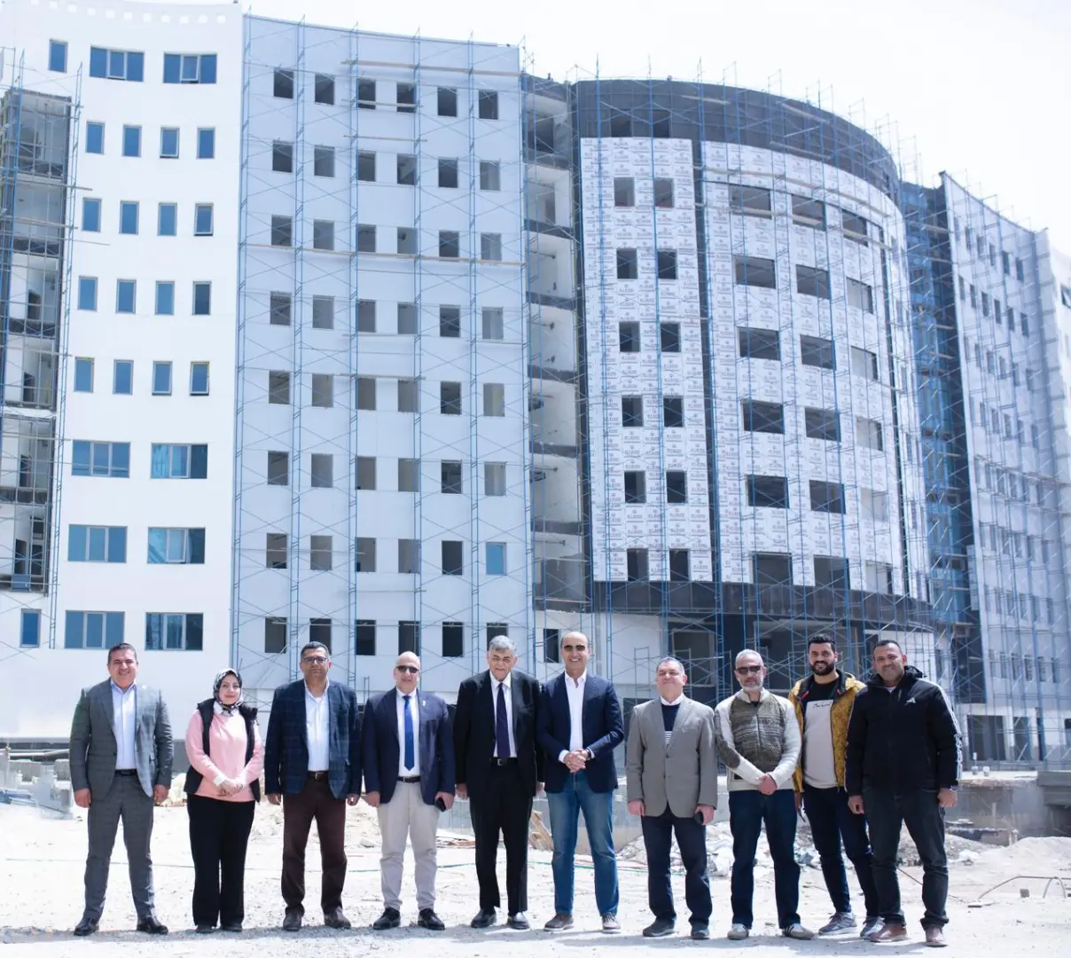 وزير الصحة الأسبق ورئيس جامعة دمنهور يتفقدا أعمال التشطيبات لمبنى كلية الطب والمستشفى الجامعي - img 20260404 wa0070