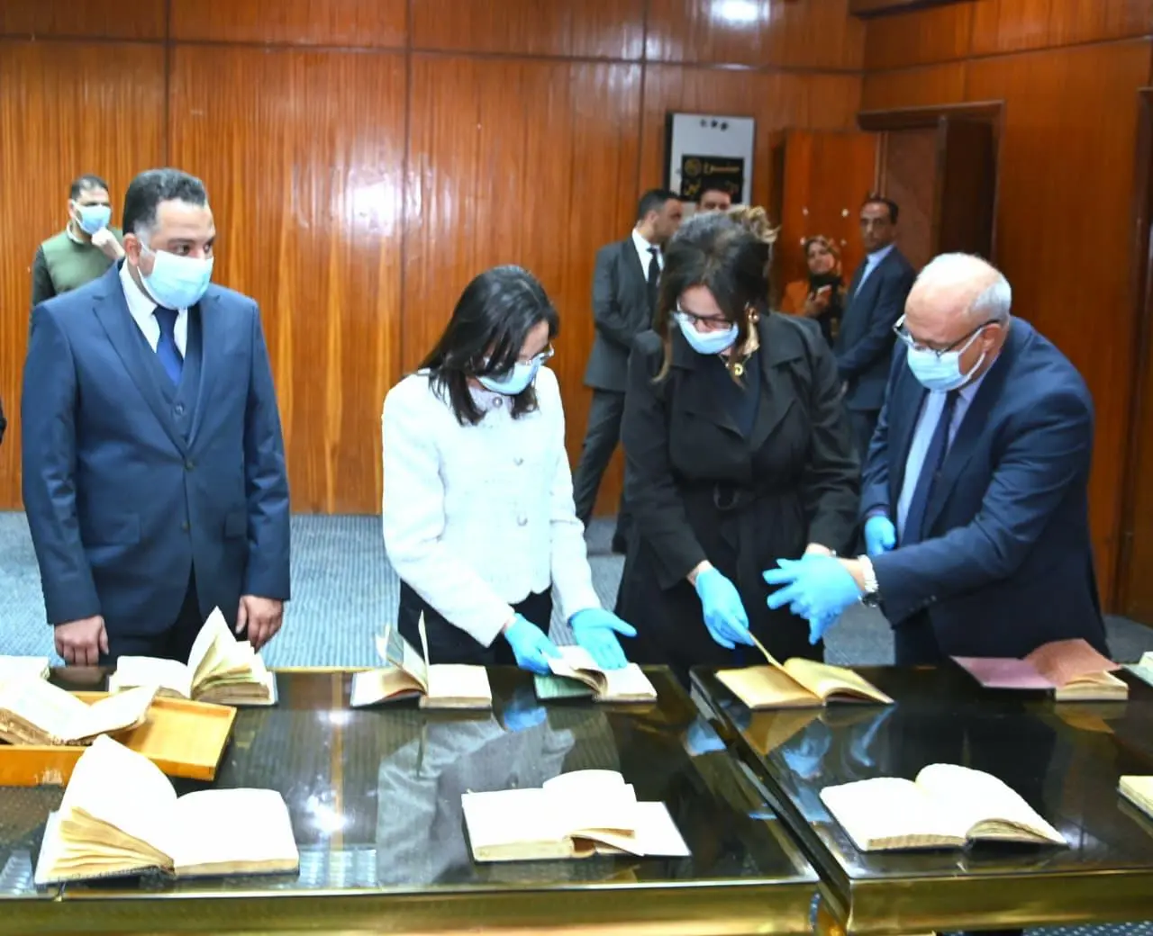 محافظ البحيرة ووزيرة الثقافة تشهدان توقيع بروتوكول تعاون لإحياء وتطوير مكتبة البلدية بدمنهور وتحويلها لمركز ثقافي متكامل - img 20260404 wa0081