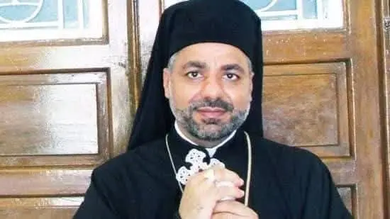 محافظ قنا يهنئ الأنبا عمانوئيل مطران الأقباط الكاثوليك بمناسبة عيد القيامة المجيد