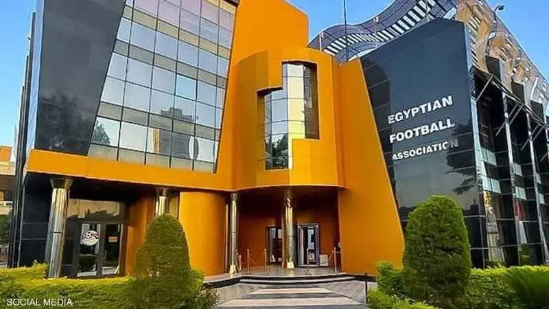 ترقب داخل اتحاد الكرة لحسم هوية حكام قمتي الأهلي وبيراميدز والزمالك