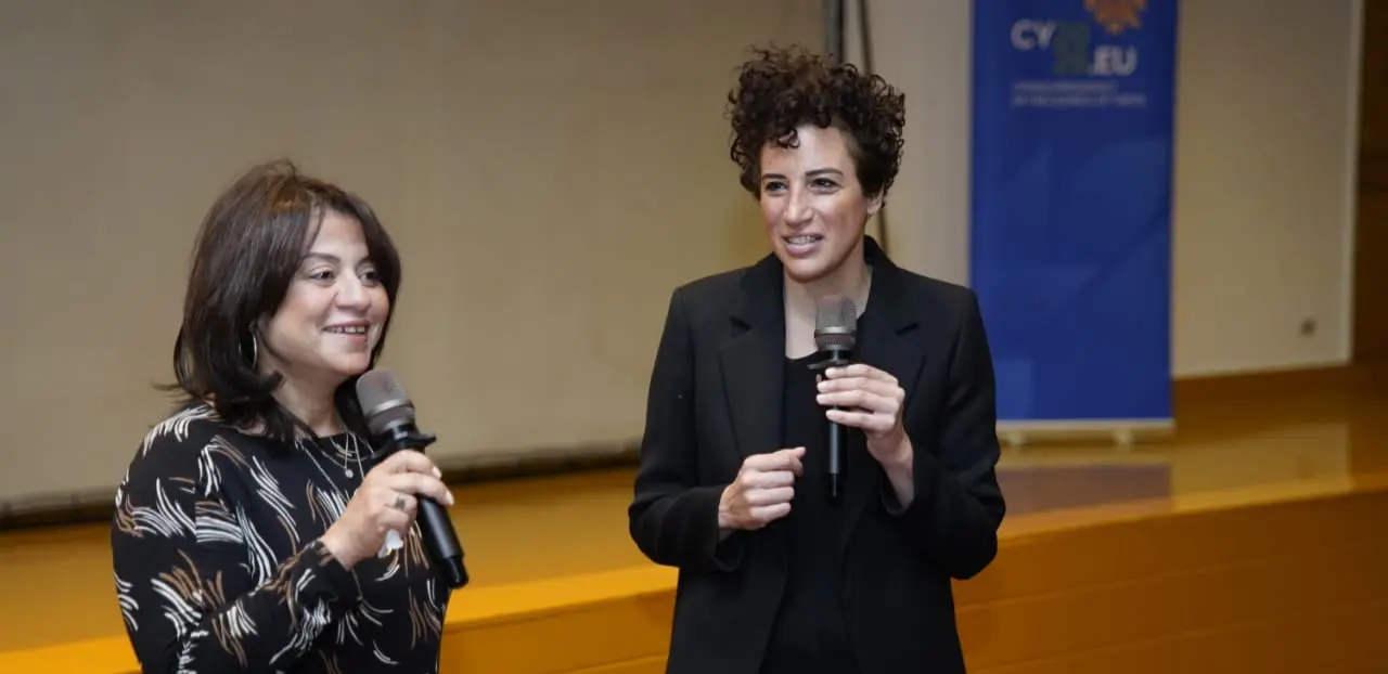 السفيرة القبرصية بمصر تستعرض رمزية السينما بمهرجان أسوان لأفلام المرأة
