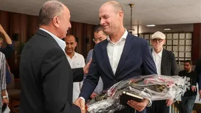 شوبير يكشف الستار عن المدرب الأقرب لتدريب الأهلي بعد توروب