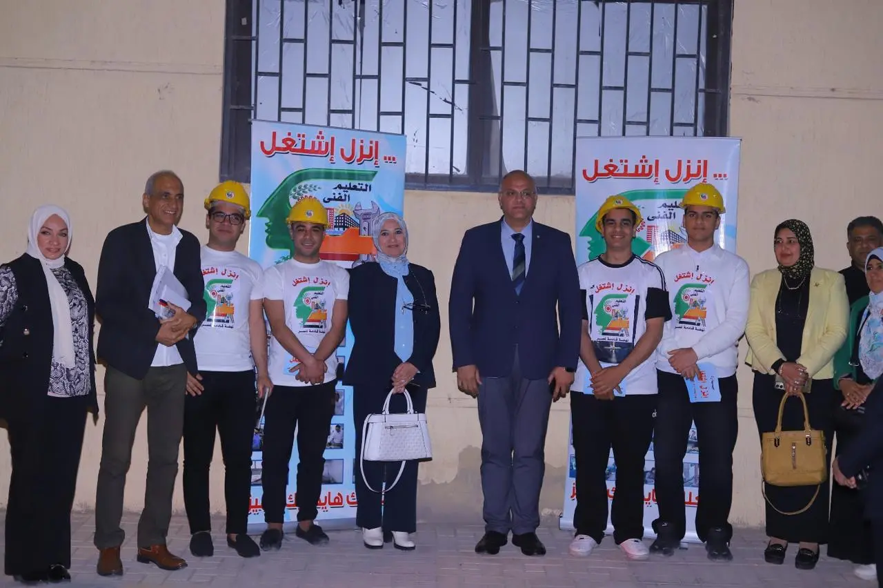 محافظ الإسكندرية يلتقي فريق مبادرة “إنزل اشتغل” من طلاب الجامعة التكنولوجية ببرج العرب