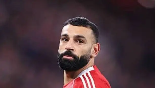 أرني سلوت يعلن غياب محمد صلاح عن مواجهة تشيلسي