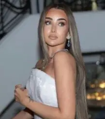 هنا الزاهد تشارك جمهورها صورة بالفستان الأبيض