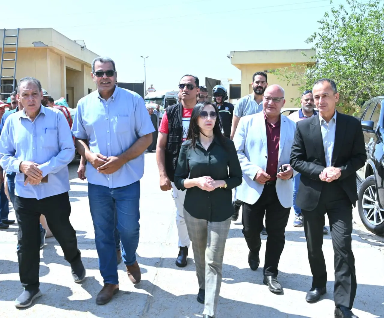 محافظ البحيرة تتابع منظومة توريد الأقماح بشونة البنك الزراعى ب كفر الدوار وتؤكد: توريد 330  ألف طن