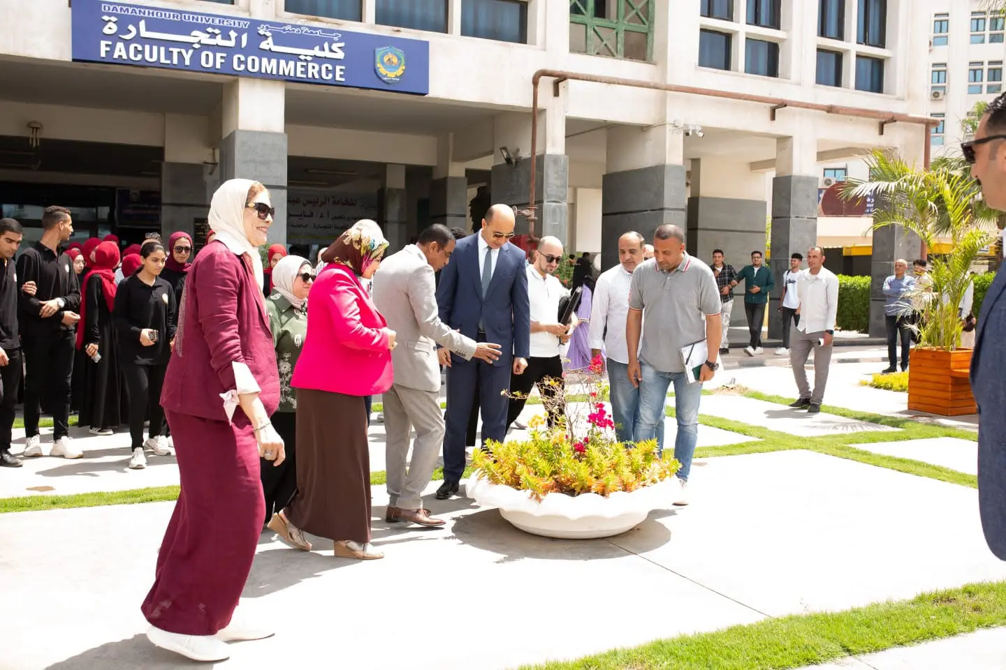 ترابيس يتفقد تطوير اللاندسكيب: خطوات جديدة نحو حرم جامعي أخضر ومستدام