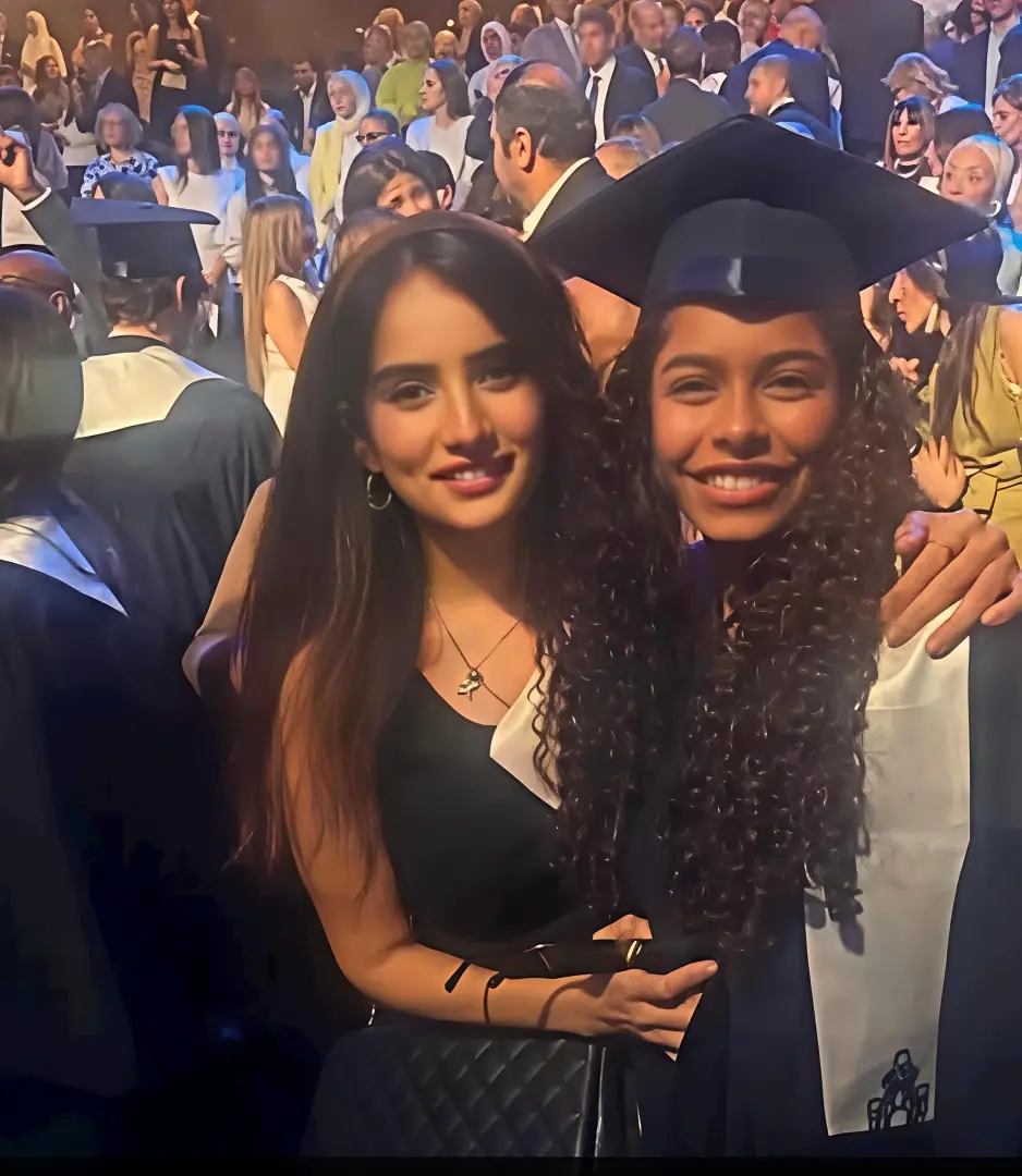 زينة تدعم ابنة شيرين في حفل تخرجها وترد على شائعات زيادة النفقة