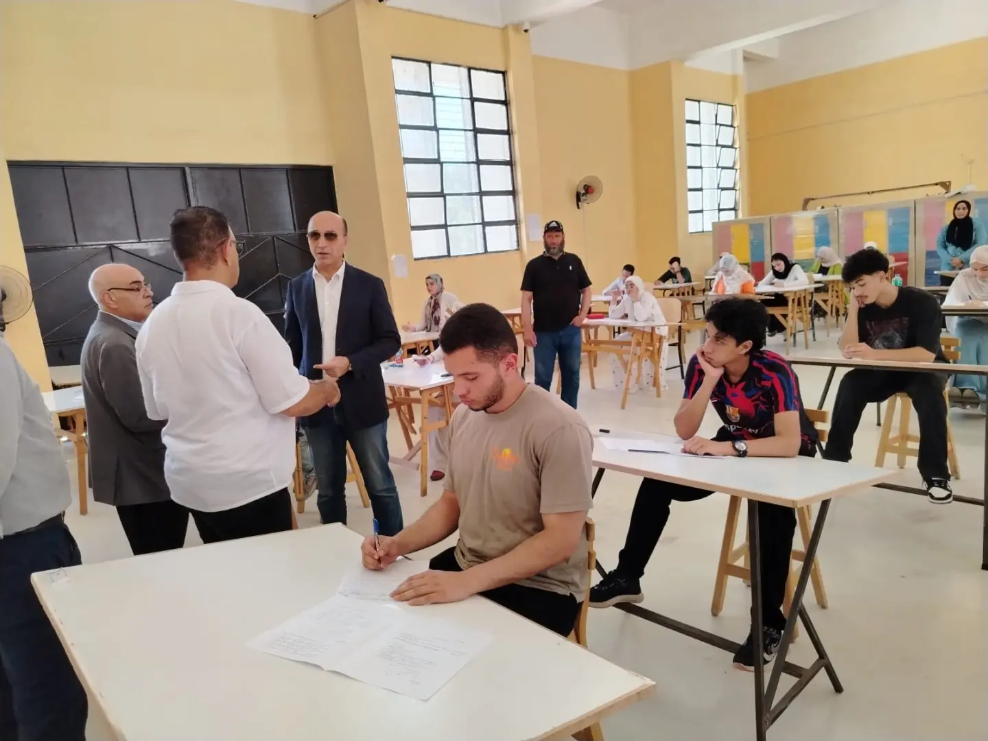 رئيس جامعة دمنهور يتفقد امتحانات كليات قطاع النوبارية - img 20260610 wa0191 1
