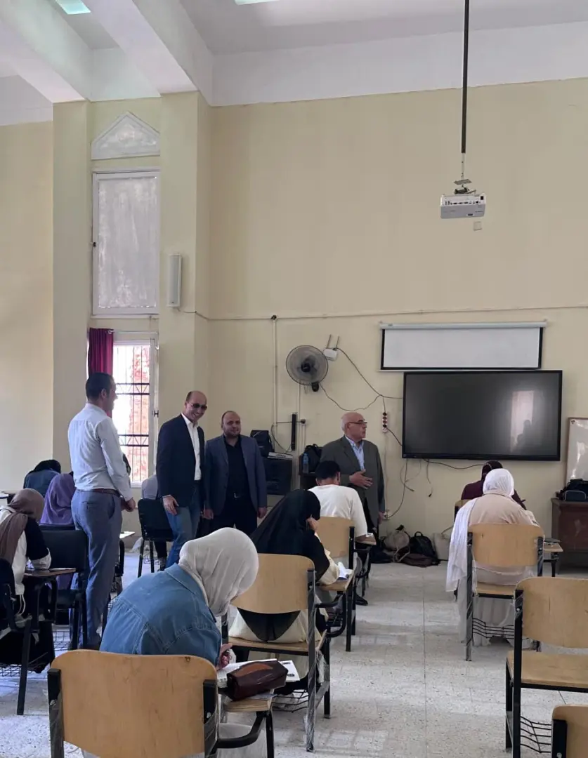رئيس جامعة دمنهور يتفقد امتحانات كليات قطاع النوبارية - img 20260610 wa0193