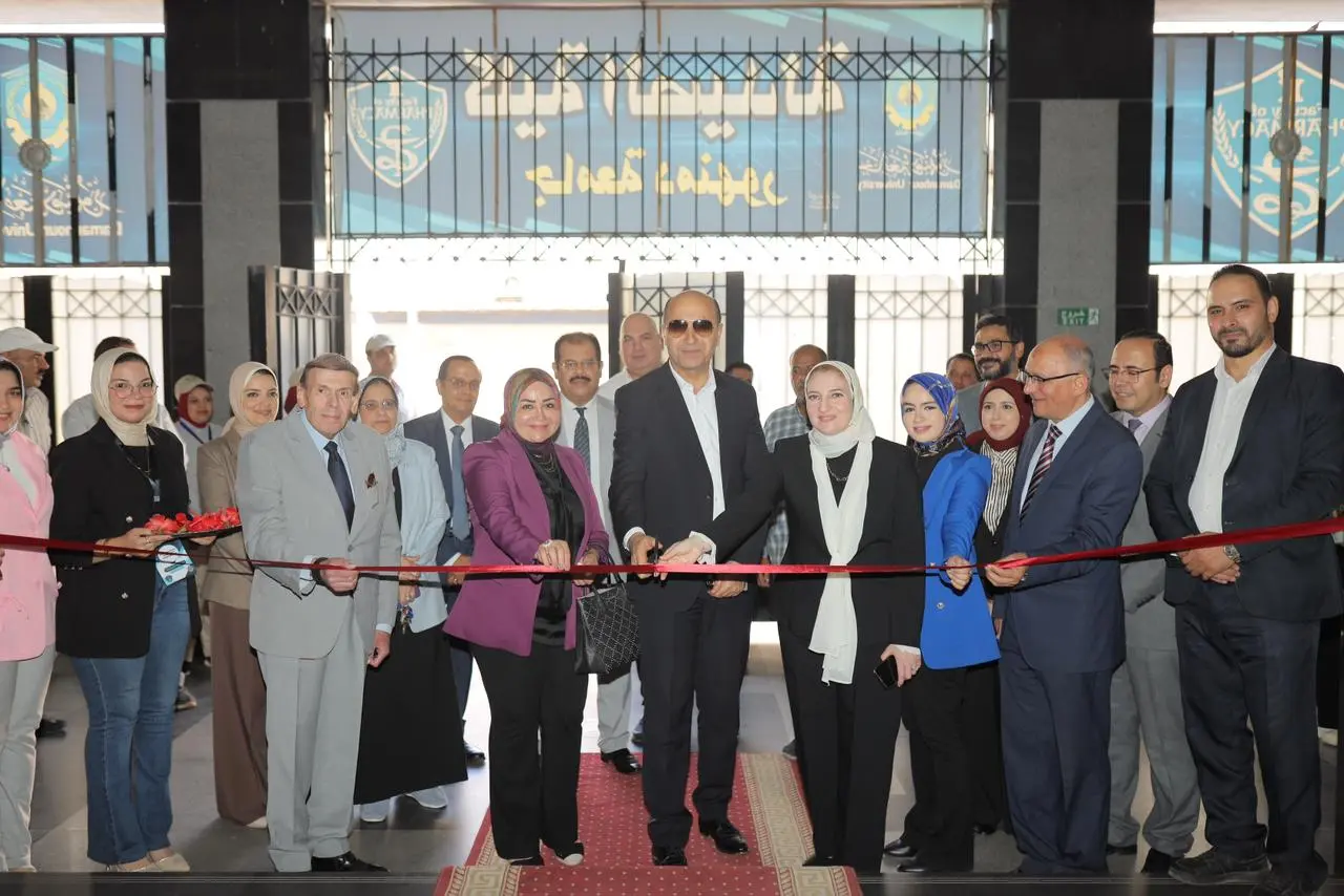 رئيس جامعة دمنهور يفتتح المؤتمر الطلابي الأول للابتكار والبحث العلمي بصيدلة دمنهور