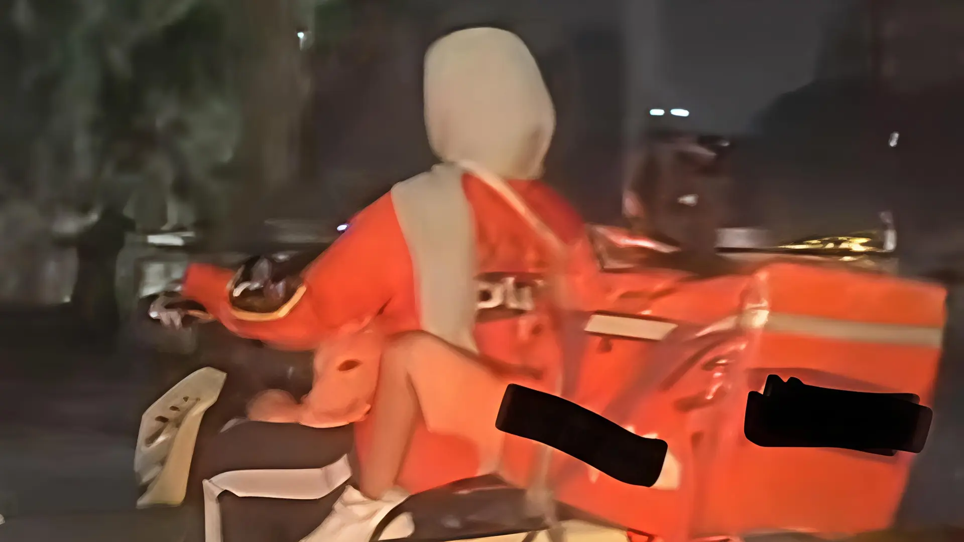 من أجل ابنتيها.. سيدة دليفري تشعل التعاطف في مصر