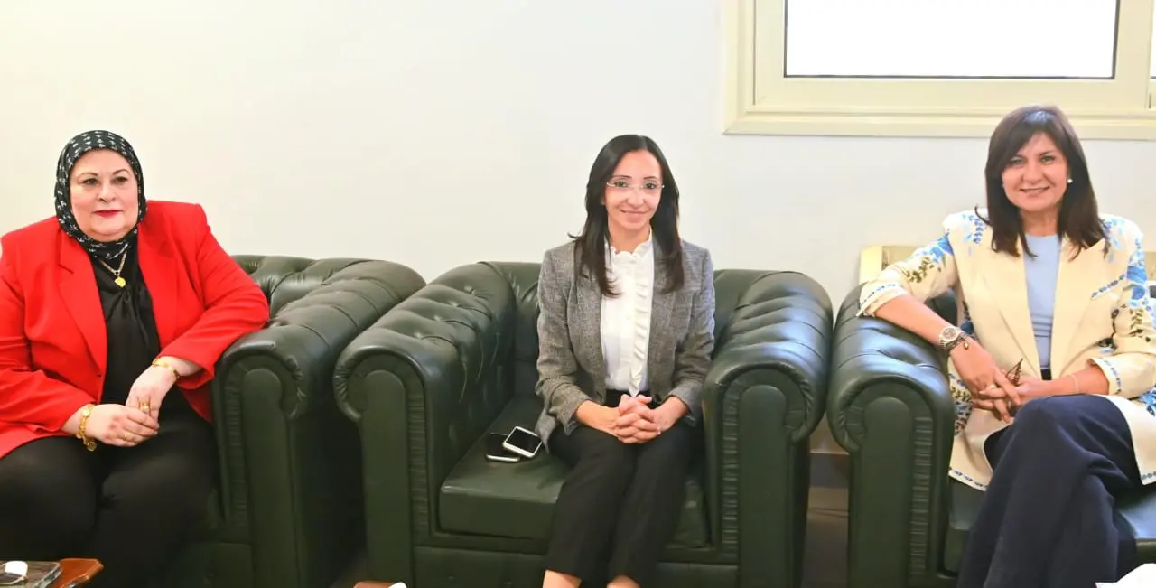 محافظ البحيرة تستقبل نائبتي وزيري الصحة والتضامن والسفيرة نبيلة مكرم لتفقد مراكز الأسرة والطفل