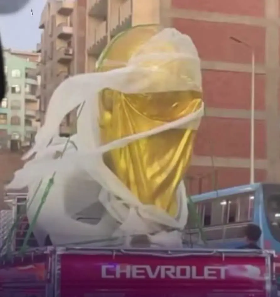 مجسم كأس العالم يجوب شوارع مصر ويشعل تفاعل الجماهير بعد المونديال