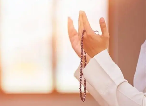 فضل الصلاة على النبي يوم الجمعة.. عبادة عظيمة تجلب الرحمة وتكفر الذنوب