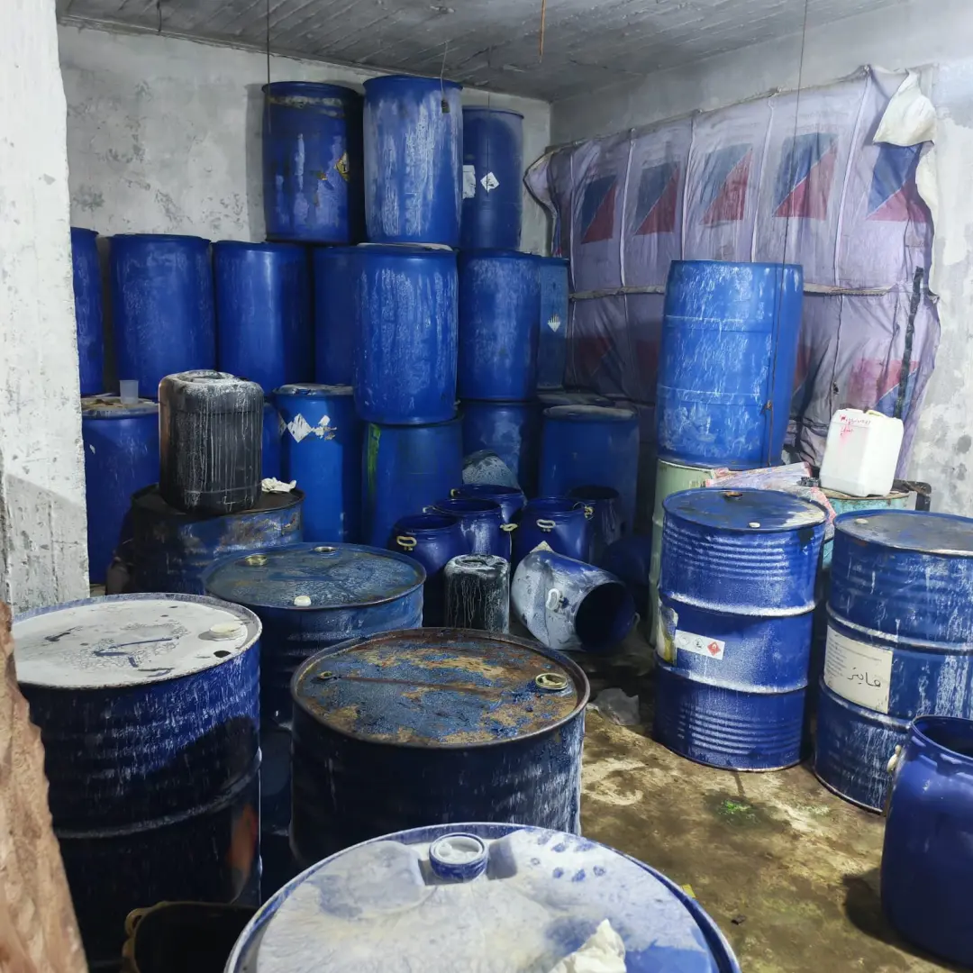 ضبط مصنع غير مرخص لتقليد المبيدات الزراعية بالبحيرة - img 20260713 wa0025