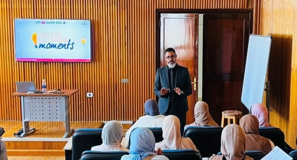 جامعة دمنهور الأهلية تؤهل طلابها لفنون العرض والتقديم الاحترافي ورشة لتنمية المهارات - img 20260715 221622
