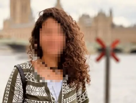 9 أيام خلف باب مغلق.. رائحة غامضة تكشف جثمان شابة داخل مسكنها بدهب