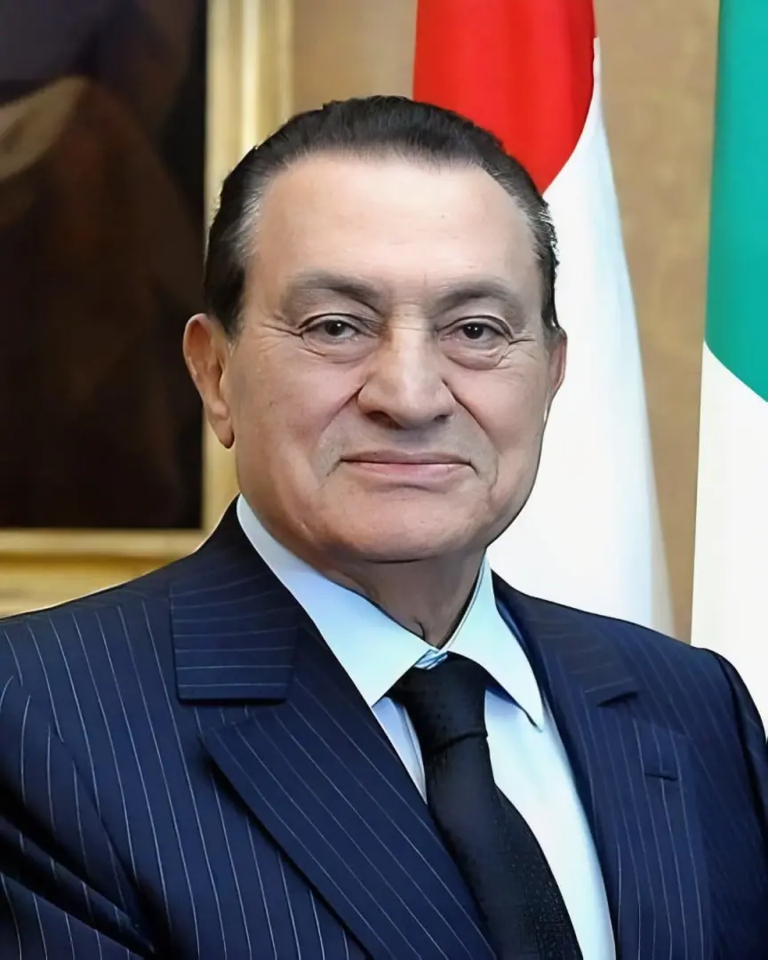 "تصريح مغلوط عن الرئيس"..علاء مبارك يرد على سمير فرج بشأن اقتصاد عهد والده