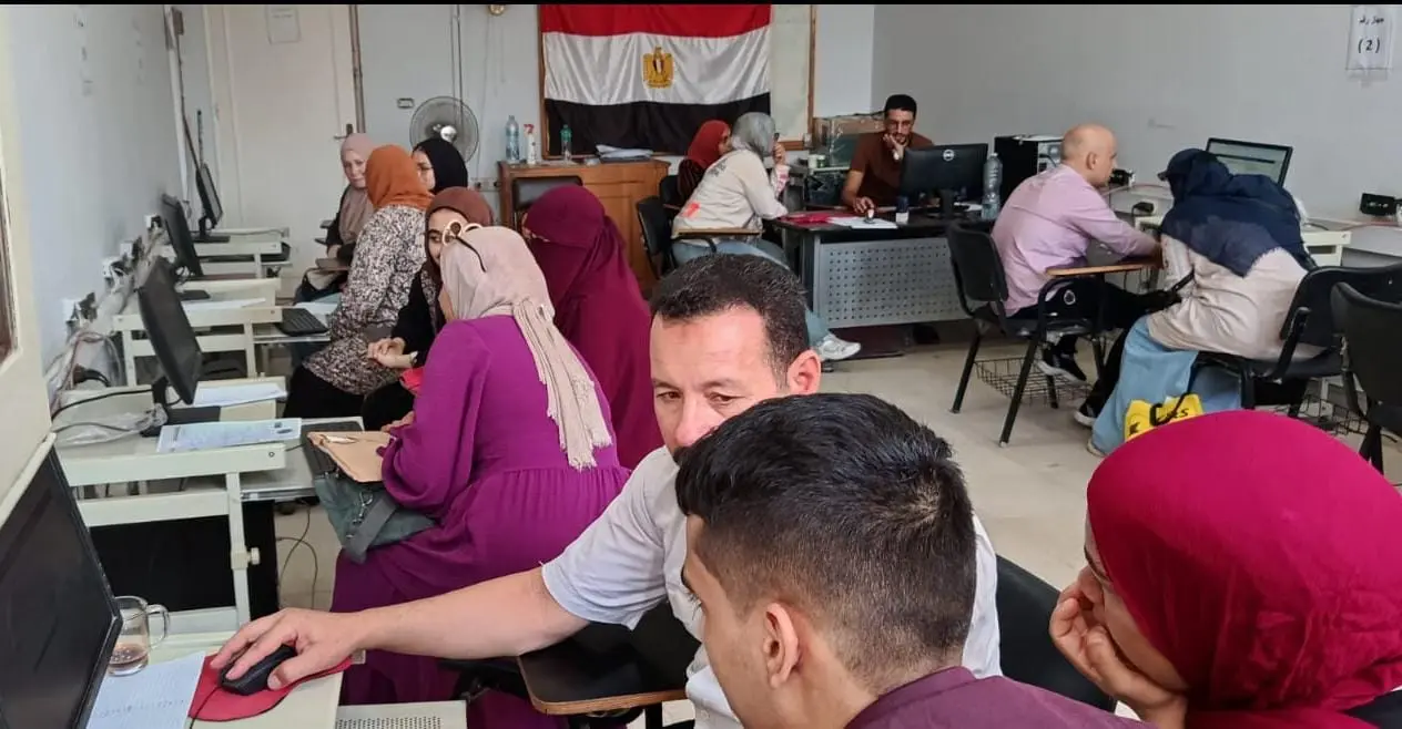 تنسيق المرحلة الثانية يشعل جامعة دمنهور.. إقبال كبير من الطلاب